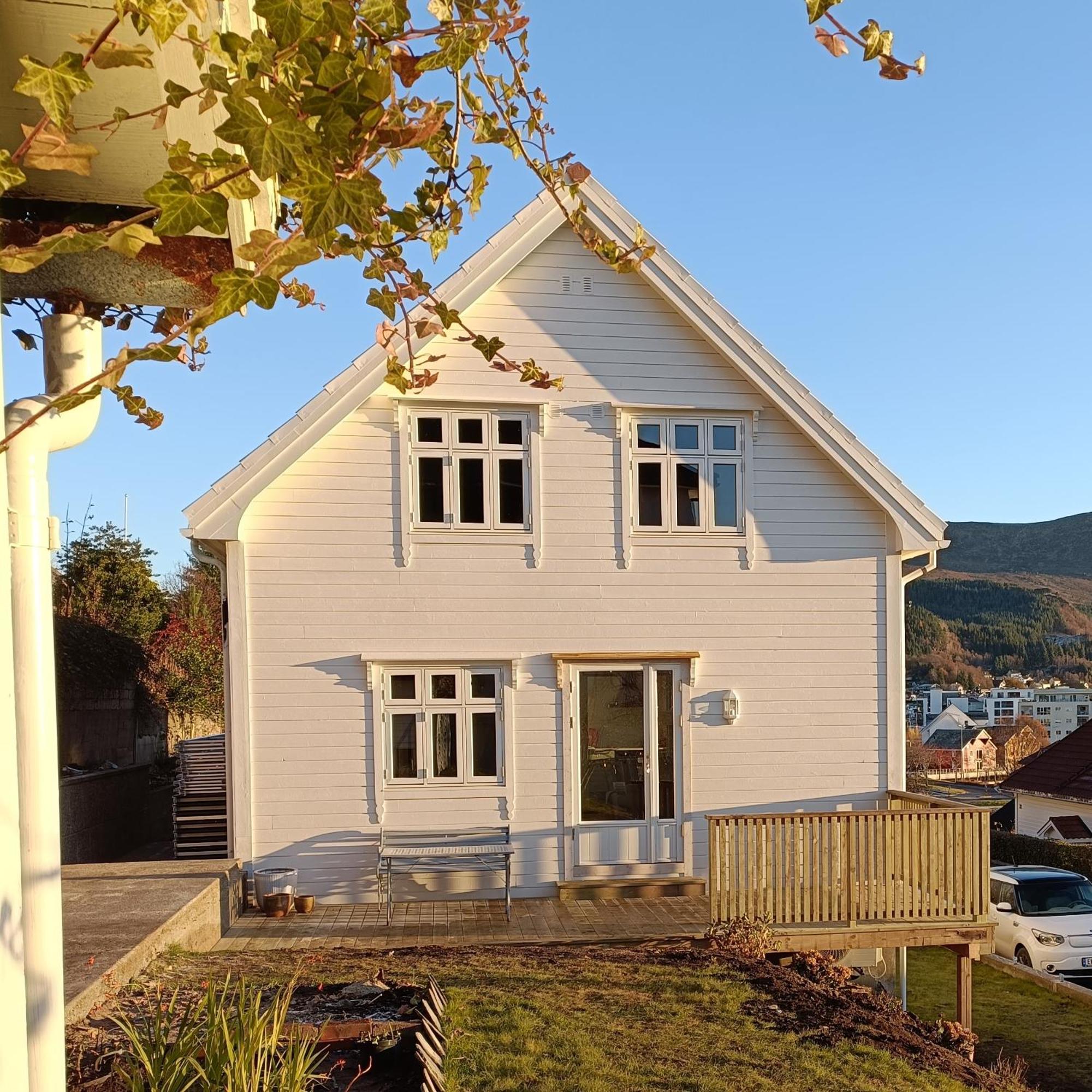 Charming House In Ulsteinvik With Free Parking Vila Exterior foto
